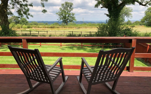 Lake View Lodge