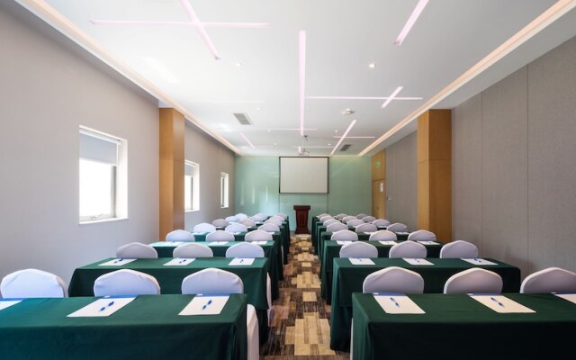 Holiday Inn Express Shaoxing Paojiang by IHG