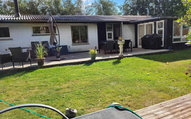 5 Star Holiday Home in Hals