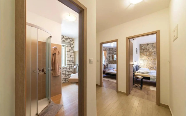 Two-Bedroom Holiday home with a Fireplace in Barban