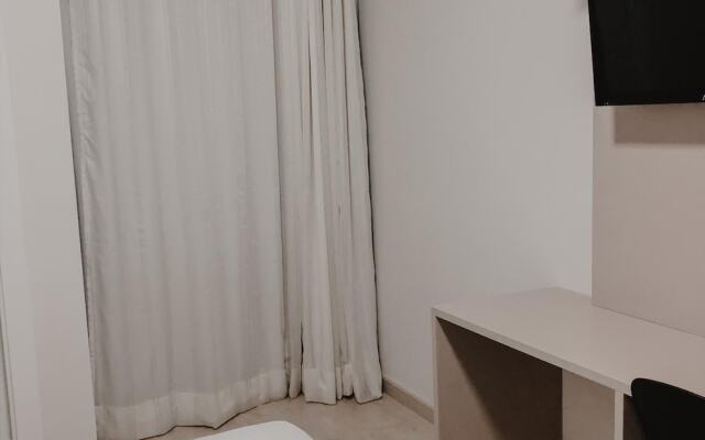 Petri Plaza Hotel