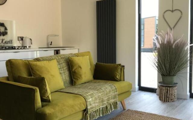 Parkknott Retreat Luxury Lodge with Private Hot Tub