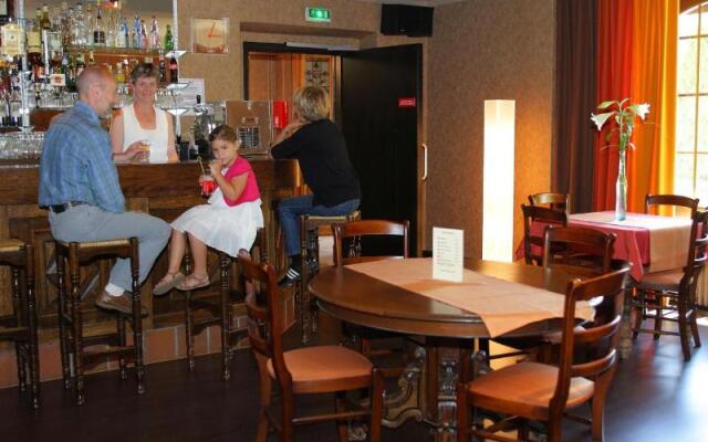 Logis Hôtel La Brèche De Roland