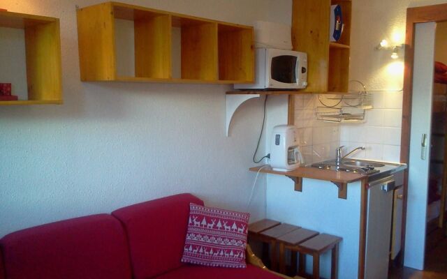 Lou Services Apartment CC128 LSI 001