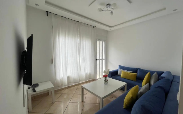 Piso céntrico y a pie de playa.