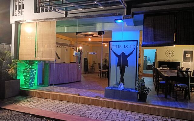 This Is It Airport Hotel and Restaurant