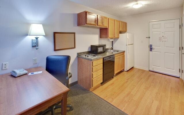 Candlewood Suites Rockford by IHG