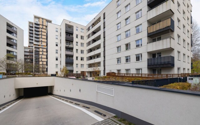 Avia Apartment in Krakow by Renters