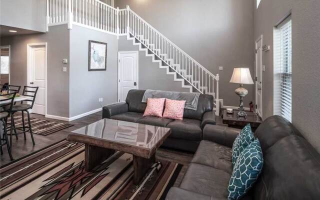 Lassie's Lodge - Three Bedroom Cabin