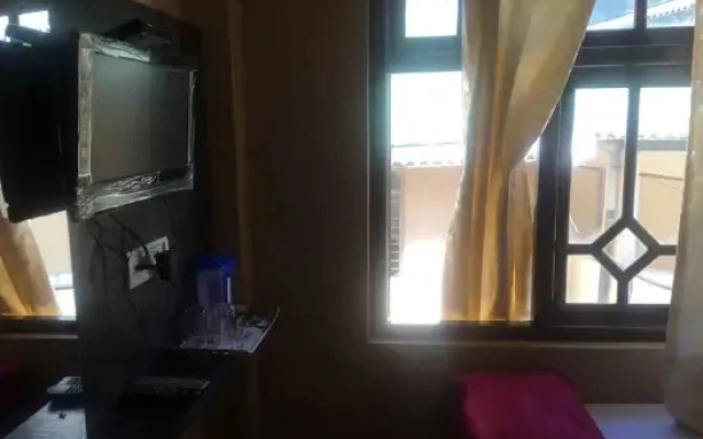 Hotel Ratna