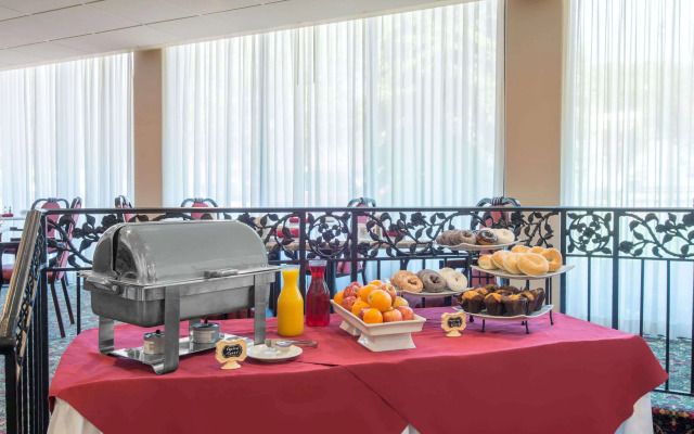 Ramada by Wyndham Cumberland Downtown