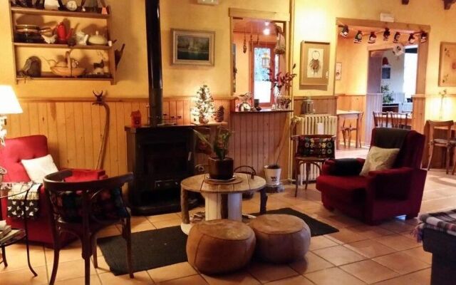 Hostal Xalet Refugi Pere Carné - Hostel