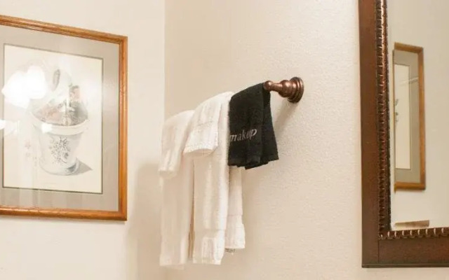 Sky Harbor Apartments