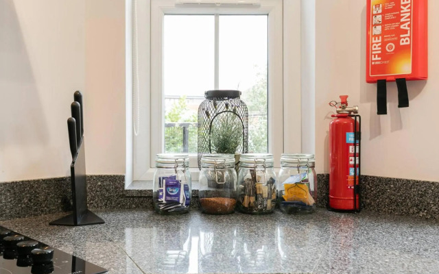 12 Helena Luxury Serviced Apartment