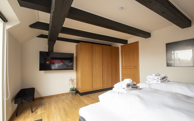 Stylish two floor Deluxe Apartment