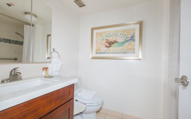 Spacious One Bedroom Harbor View Condos at Ilikai Marina With Private Balcony
