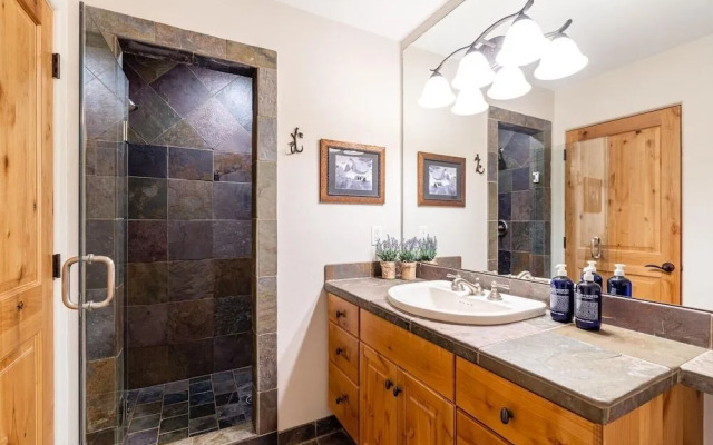 Moonlight Mountain Home 36