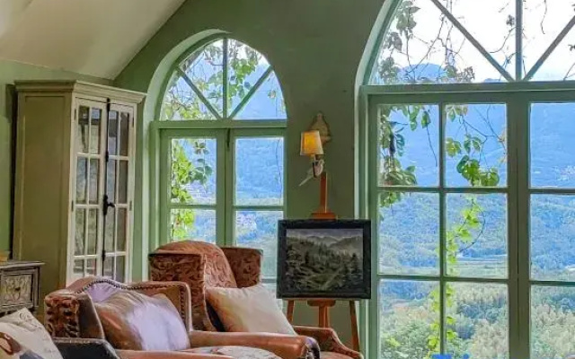 Dosen Manor