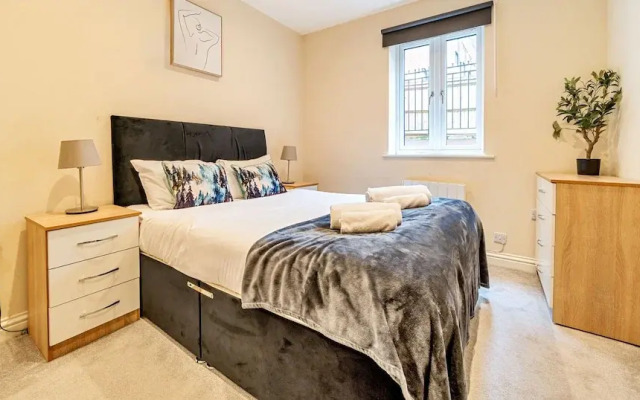 London Street Apt By REDWOOD STAYS