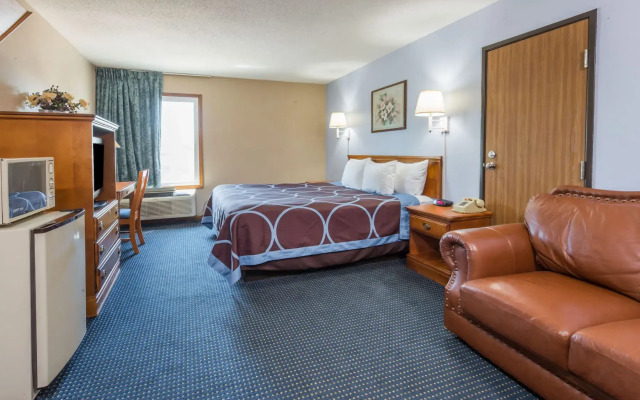Super 8 by Wyndham O'Fallon MO/St. Louis Area
