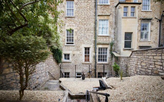 Wonderful Apartment in Bath wGarden - Sleeps 8