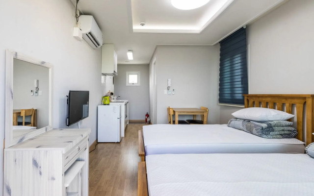 Seogwipo Etier Resort