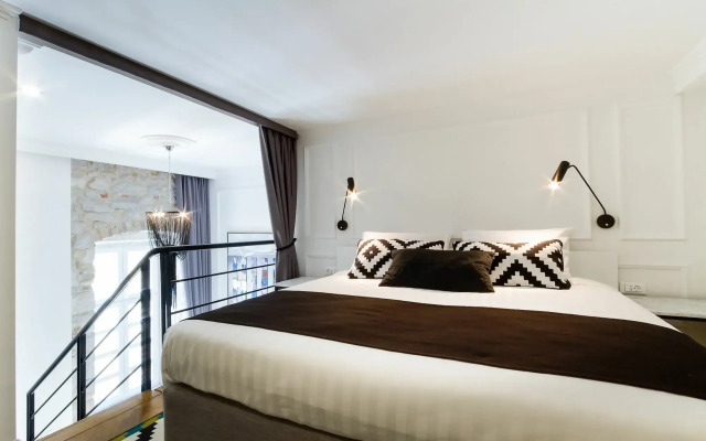DeZign Apartments