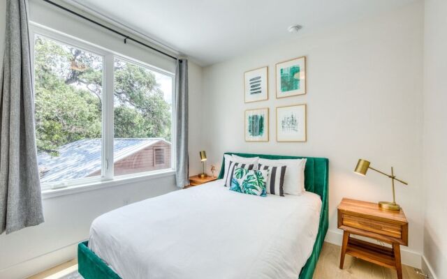 Contemporary Home Centrally Located Near Soco & DT
