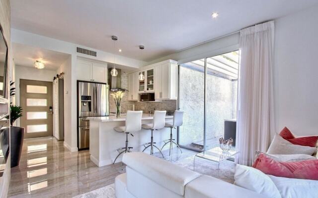 78155c37 1 Bedroom Condo