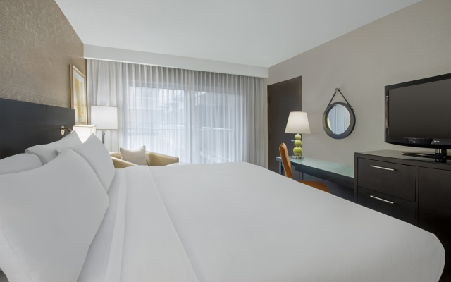 Crowne Plaza Kitchener-Waterloo by IHG