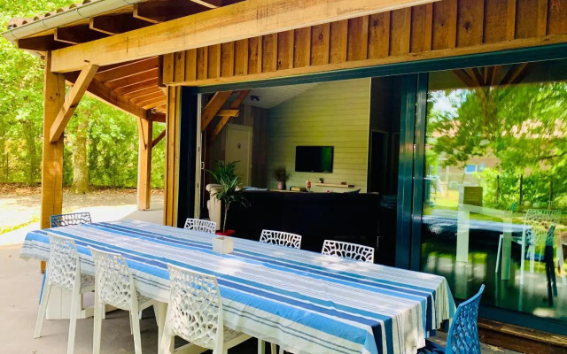 L estanguet maison octogonale en forêt