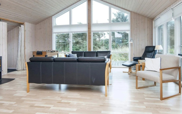 10 Person Holiday Home in Harboore-by Traum