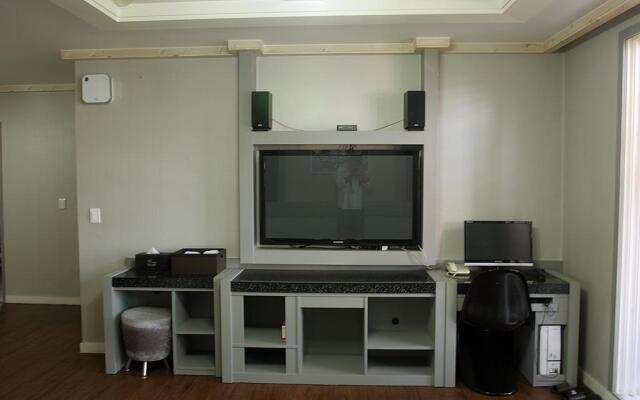 Show Hotel