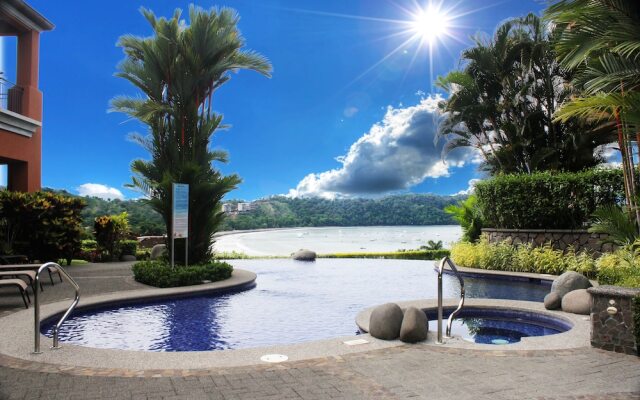 CR Luxury Los Sueños Condos