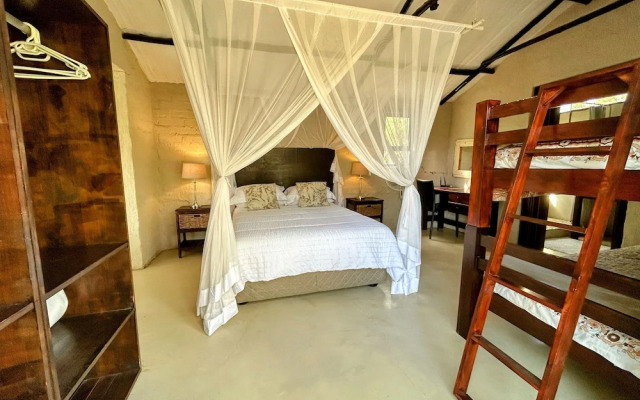 Leadwood Tree Safari Lodge