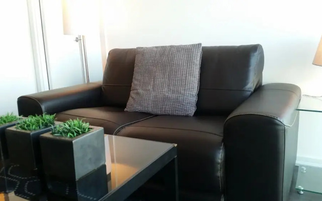 Life Suites Soho 2 Bed - 2 Bath CN Tower View