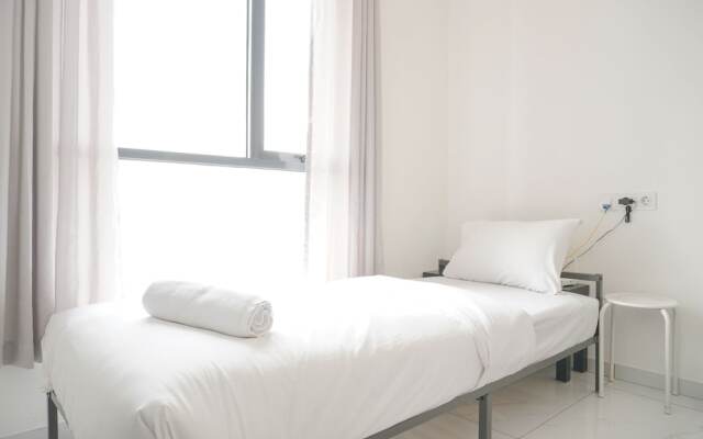 Homey And Well Furnished Studio Sky House Alam Sutera Apartment