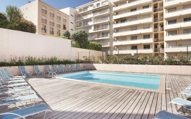 24m At 200m From Beach Residence With Pool