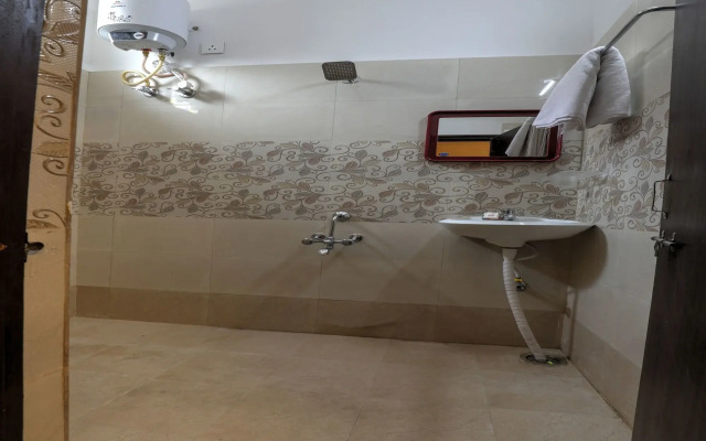 OYO 15168 Sucasa Homes