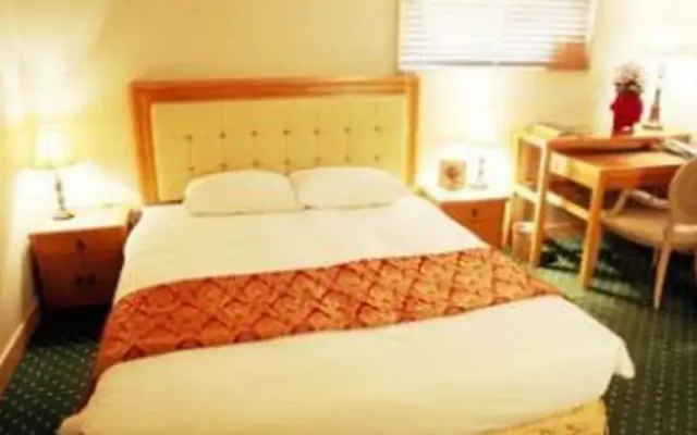 Saint Western Hotel