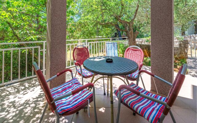 Nice Home in Starigrad With Wifi and 6 Bedrooms