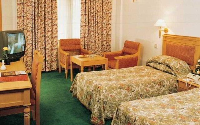 ABAD Airport Hotel