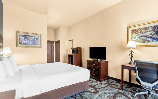 Best Western Holiday Manor