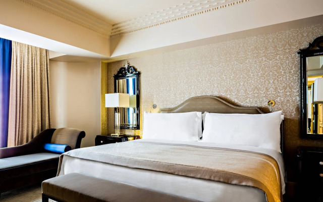 Prince de Galles, a Luxury Collection Hotel, Paris