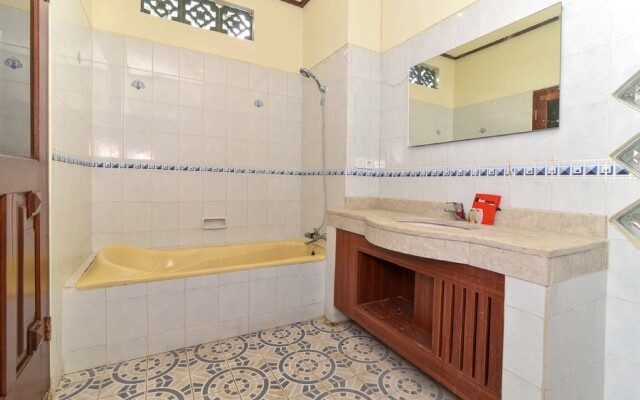 RedDoorz Plus near Seminyak Square