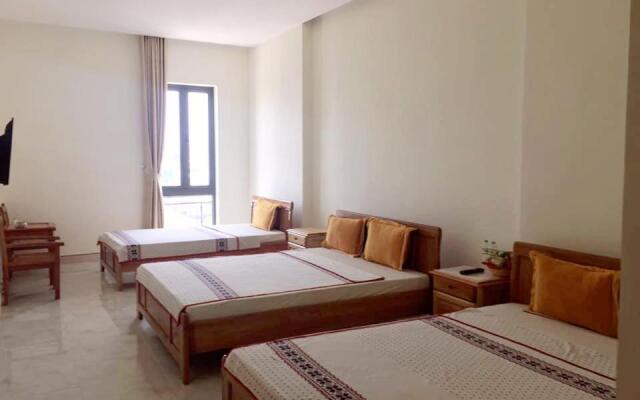 Bac Nam Central Station Hotel