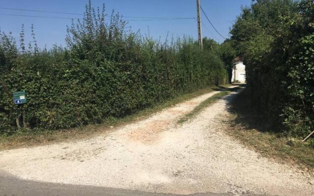 logement indépendant LE POULAILLER proche Guédelon