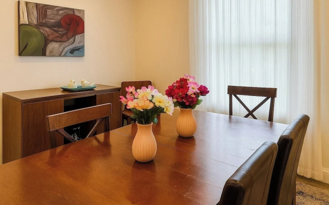 Detroit 6BR House Wifi, Parking, Pet Friendly