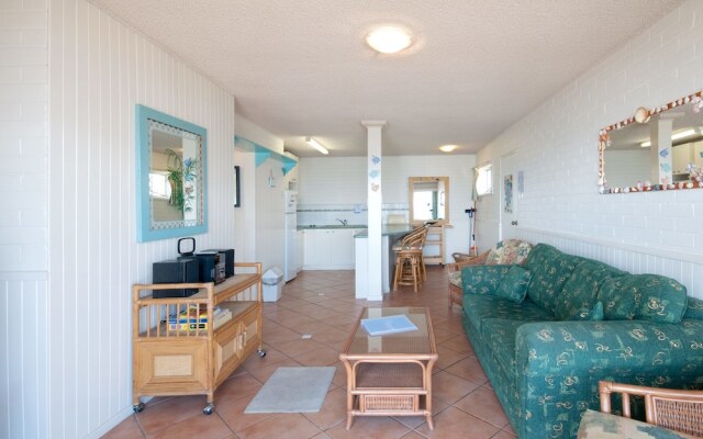 Shoal Bay Road, Castaways, Unit 04, 17