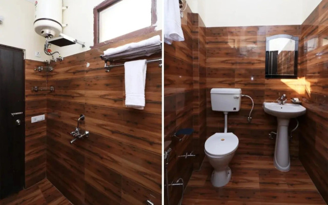 Hotel Doon 999 By OYO Rooms